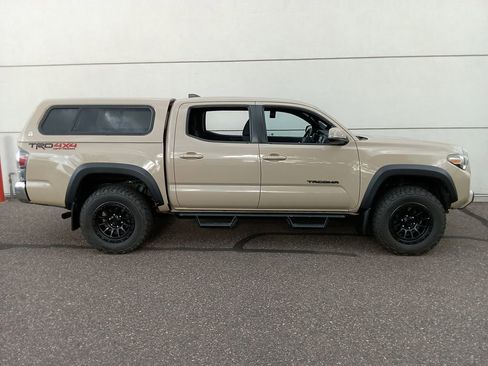 Used 2020 Toyota Tacoma TRD Off-Road AWD/4WD image 2