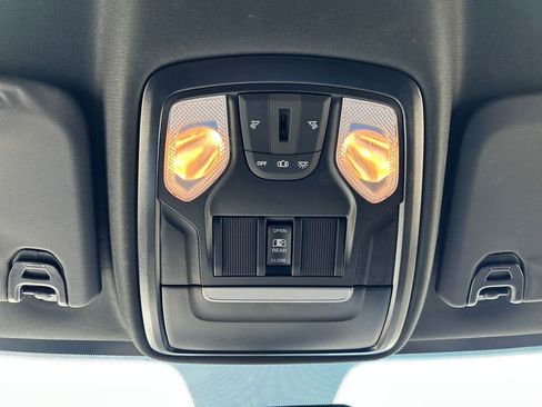 Used 2024 RAM 2500 Tradesman w/ Chrome Appearance Group image 18