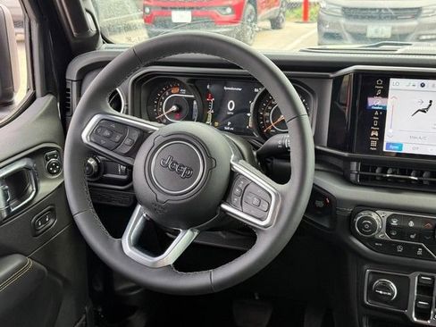New 2025 Jeep Wrangler Unlimited Sahara AWD/4WD image 22