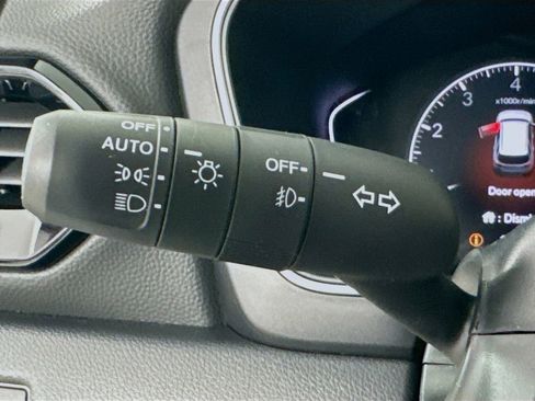 Used 2025 Honda Pilot Sport image 13