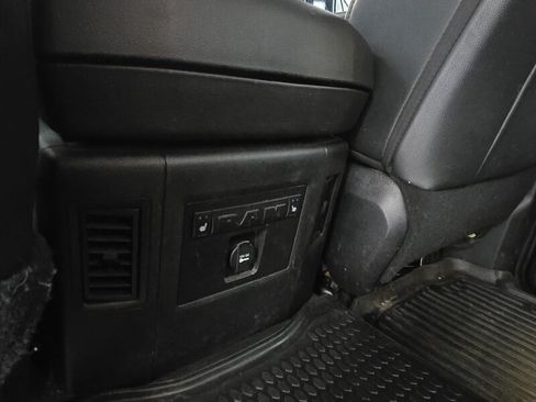 Used 2015 RAM 1500 Laramie w/ Convenience Group AWD/4WD image 12