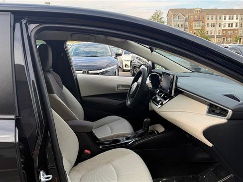 Used 2021 Toyota Corolla LE FWD image 14