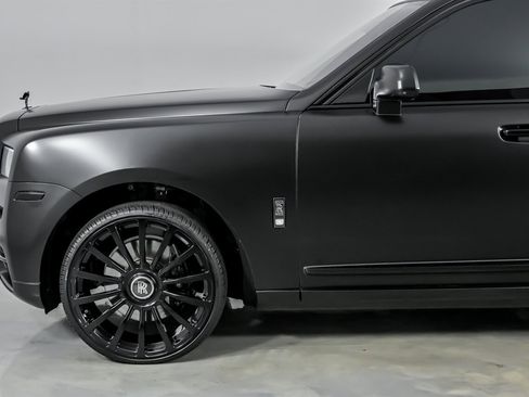 Used 2023 Rolls-Royce Cullinan Black Badge w/ Driver's Package image 7