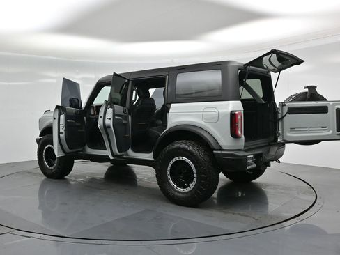 Used 2023 Ford Bronco Badlands image 33