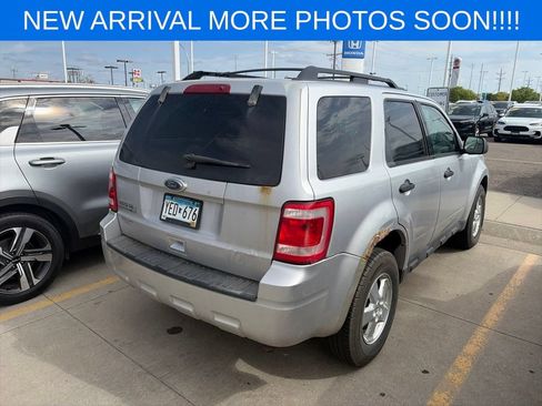 Used 2011 Ford Escape XLT w/ 202A Rapid Spec Order Code FWD image 3