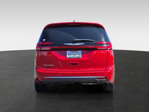 Used 2025 Chrysler Pacifica Select FWD image 6