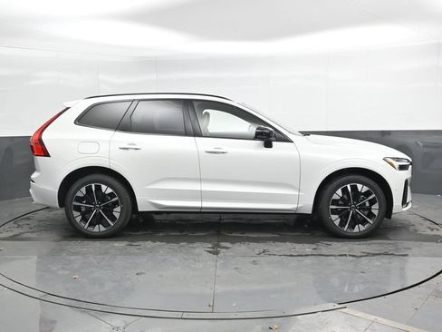 New 2026 Volvo XC60 B5 Plus w/ Climate Package AWD/4WD image 3