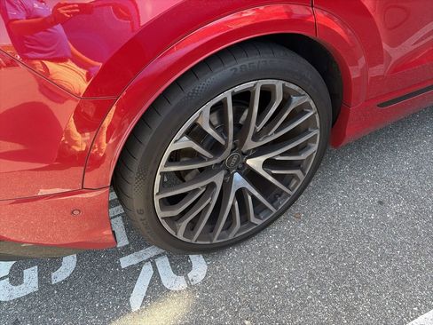 Used 2025 Audi SQ8 Premium Plus w/ 23" Wheel Package image 9