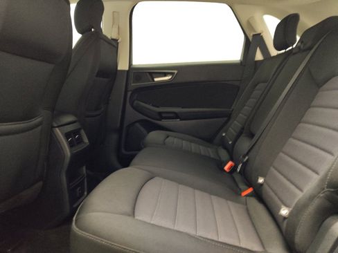 Used 2019 Ford Edge SE w/ Cargo Accessory Package AWD/4WD image 18