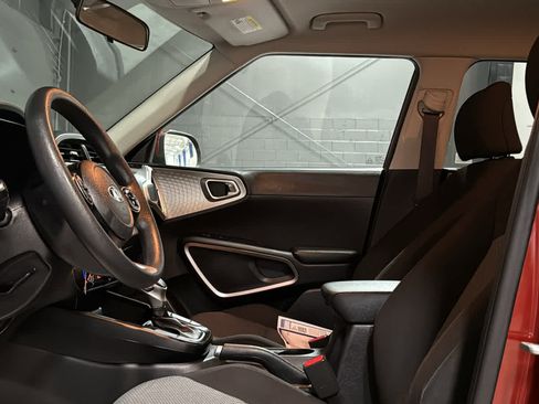 Used 2020 Kia Soul LX FWD image 10