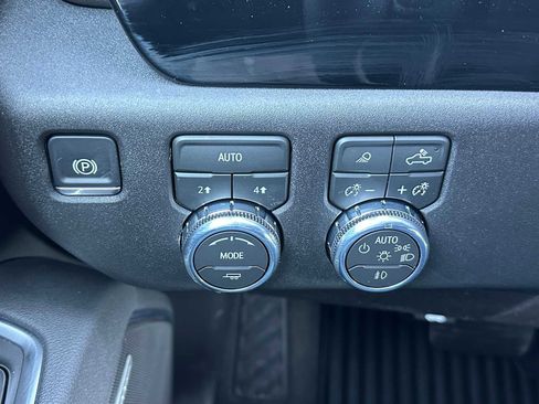 New 2026 GMC Sierra 1500 Elevation image 29