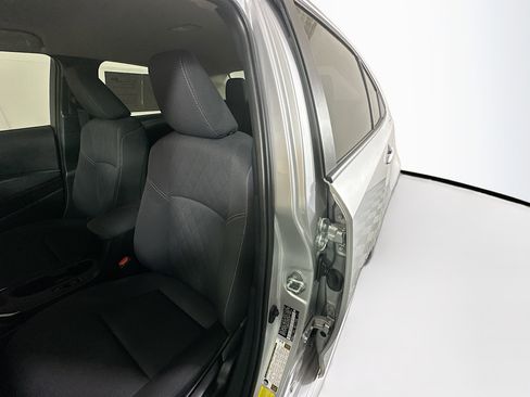Used 2025 Toyota Corolla LE FWD image 12