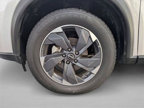 Used 2025 Nissan Rogue SV FWD image 13