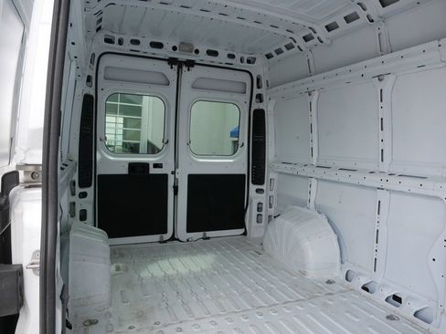 Used 2025 RAM ProMaster 2500 FWD image 16