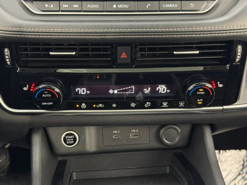 Used 2022 Nissan Rogue SV w/ SV Premium Package image 24