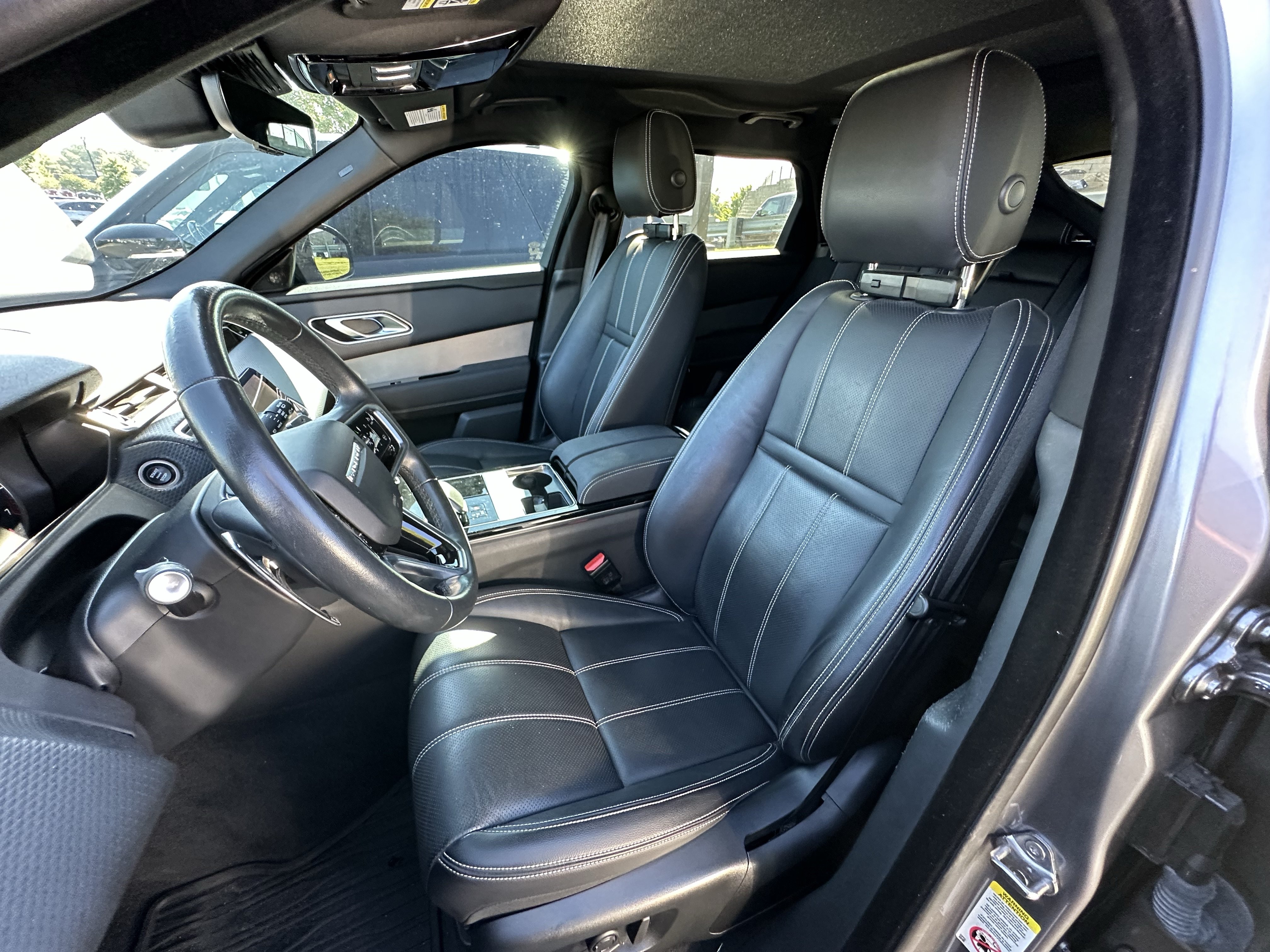 Used 2023 Land Rover Range Rover Velar R-Dynamic S AWD/4WD image 17