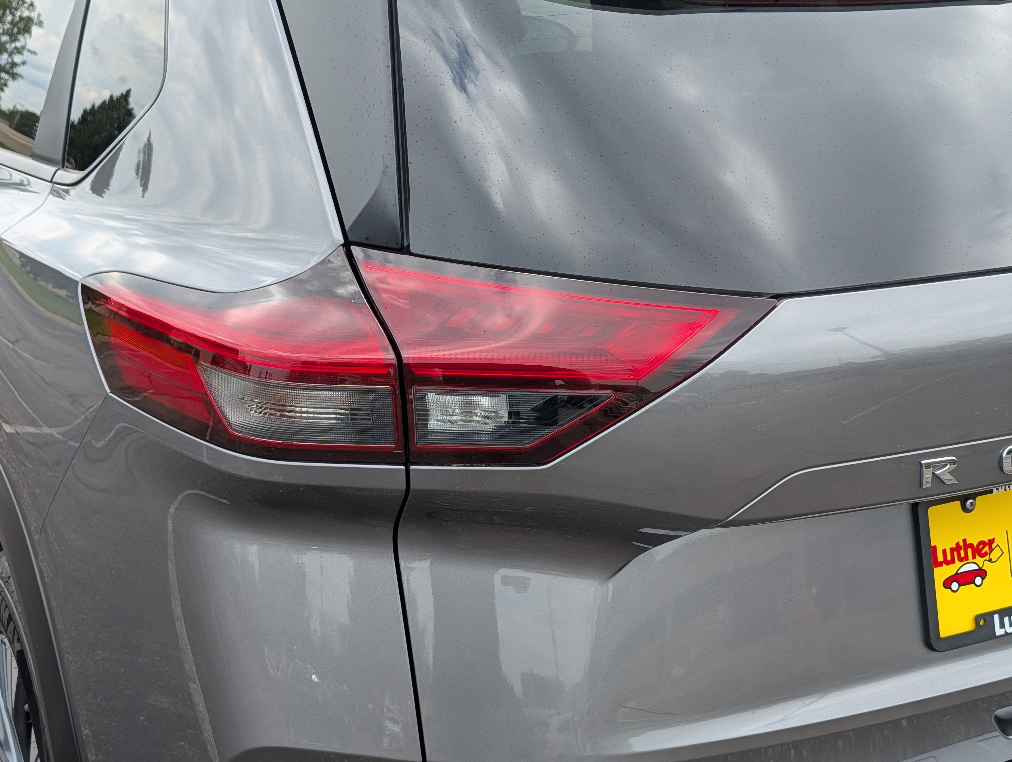 Used 2023 Nissan Rogue SV AWD/4WD image 17