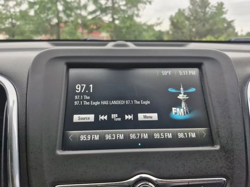 Used 2018 Chevrolet Equinox LS FWD image 26