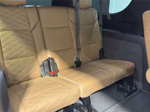Used 2022 Cadillac Escalade ESV Premium Luxury image 18