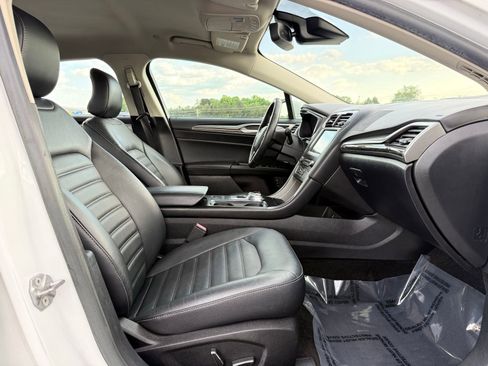 Used 2018 Ford Fusion SE w/ Equipment Group 602A FWD image 22