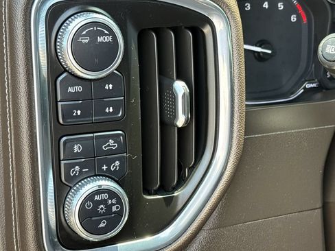 Used 2021 GMC Sierra 1500 SLT AWD/4WD image 23