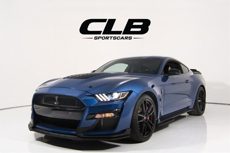 Used 2021 Ford Mustang Shelby GT500 w/ Technology Package RWD image 1