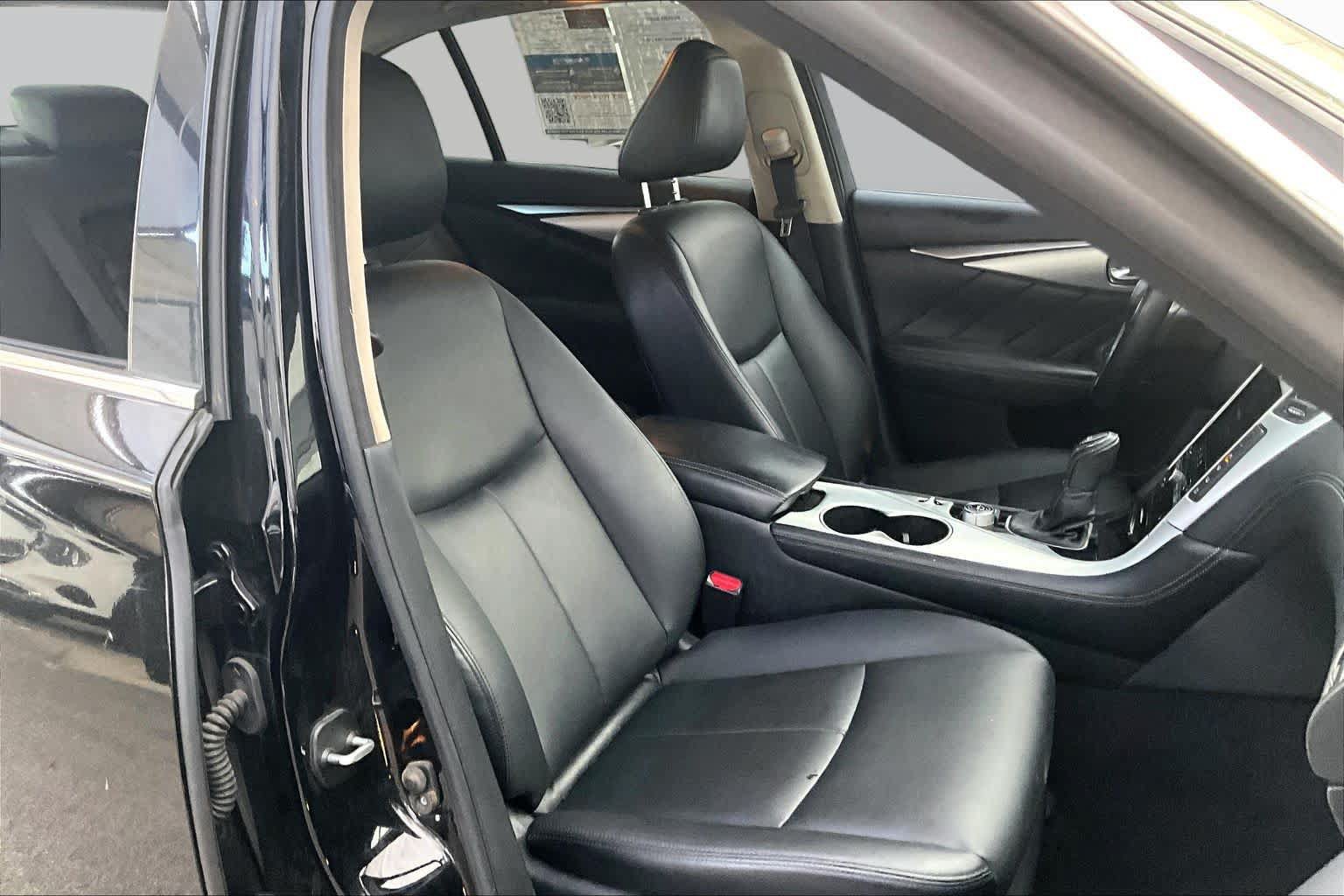 Used 2019 INFINITI Q50 Luxe w/ Essential Package (3.0T Luxe) RWD image 9