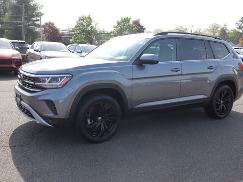 Used 2022 Volkswagen Atlas SE w/ Black Wheel Package AWD/4WD image 1