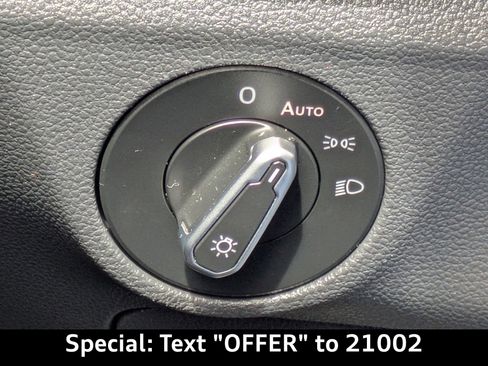 Used 2024 Volkswagen Jetta SE image 24