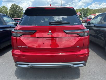 New 2025 Mitsubishi Outlander SE