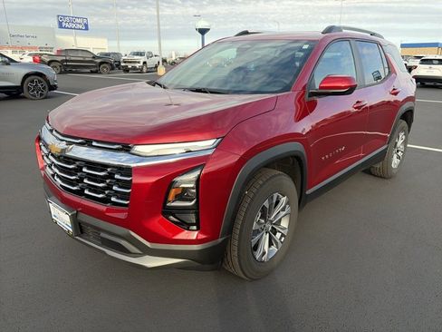 Used 2025 Chevrolet Equinox LT image 8