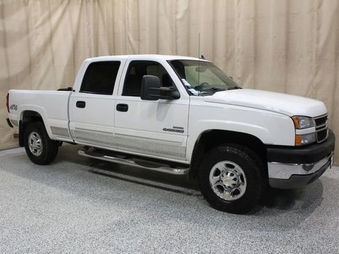 Used 2006 Chevrolet Silverado 2500 LT image 2