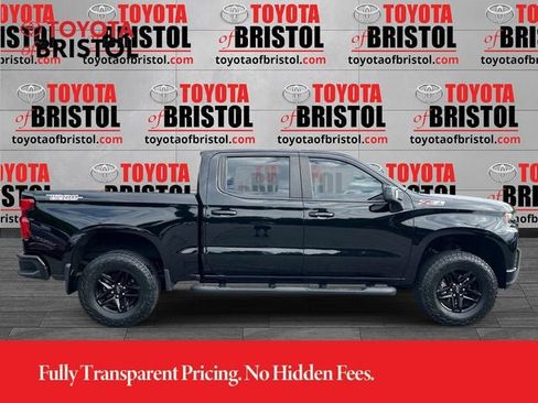 Used 2020 Chevrolet Silverado 1500 LT Trail Boss w/ Midnight Edition AWD/4WD image 2