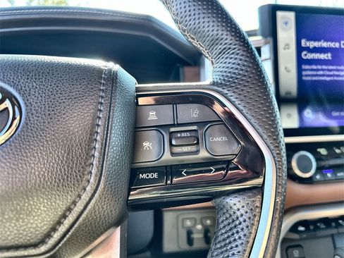 Used 2025 Toyota Sequoia 4WD image 32