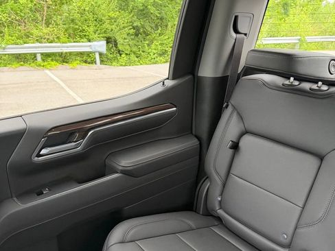 Used 2026 Chevrolet Silverado 1500 LT Trail Boss w/ LT Trail Boss Premium Package AWD/4WD image 22