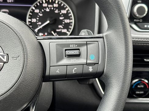 Certified 2023 Nissan Rogue SV image 28