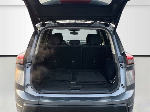 Used 2024 Nissan Rogue SV image 23