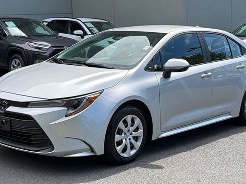 Used 2026 Toyota Corolla LE FWD image 2