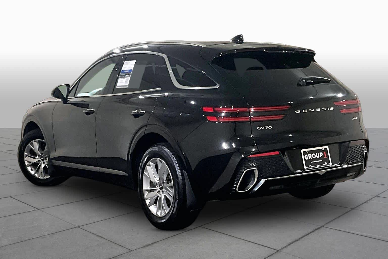Used 2023 Genesis GV70 2.5T AWD/4WD image 11