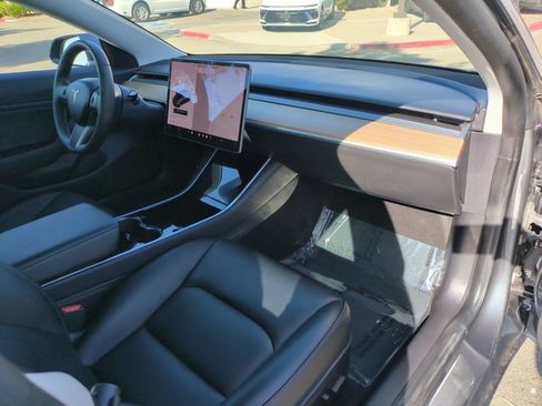 Used 2019 Tesla Model 3 Performance image 22