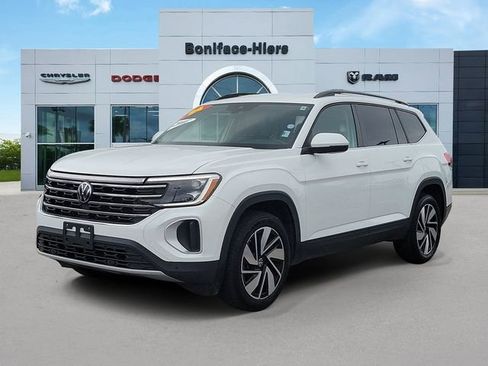 Used 2024 Volkswagen Atlas SE AWD/4WD image 3