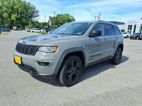 Used 2021 Jeep Grand Cherokee Freedom Edition AWD/4WD image 11