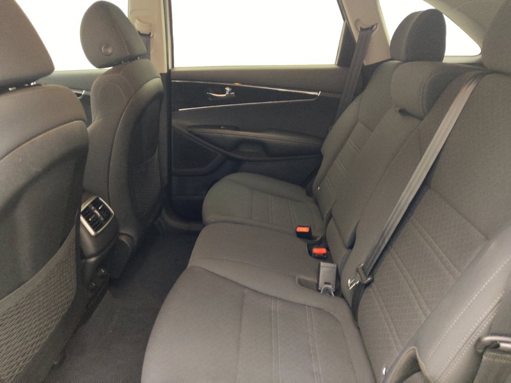 Used 2020 Kia Sorento S FWD image 18