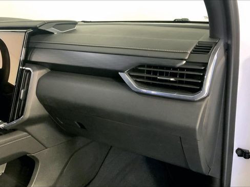 Used 2025 GMC Acadia Elevation FWD image 16