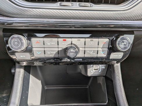 New 2026 Jeep Compass Limited w/ Sun, Sound & Navigation Group AWD/4WD image 20