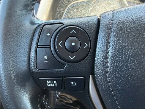 Used 2014 Toyota RAV4 Limited w/ Technology Package FWD image 34