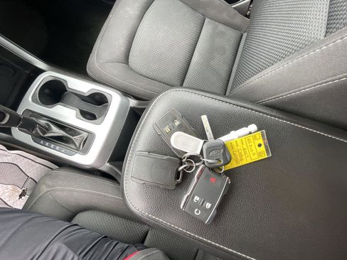 Used 2017 Chevrolet Colorado LT image 32