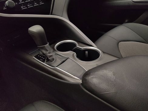 Used 2021 Toyota Camry LE FWD image 26