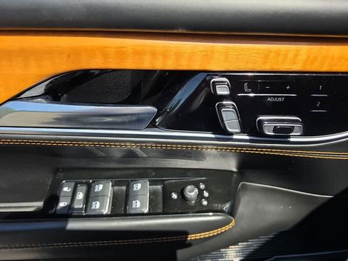 Used 2022 Jeep Grand Wagoneer Series III w/ Rear Seat Video Group 1 AWD/4WD image 13