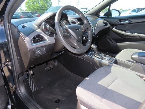 Used 2019 Chevrolet Cruze LT w/ RS Package FWD image 11